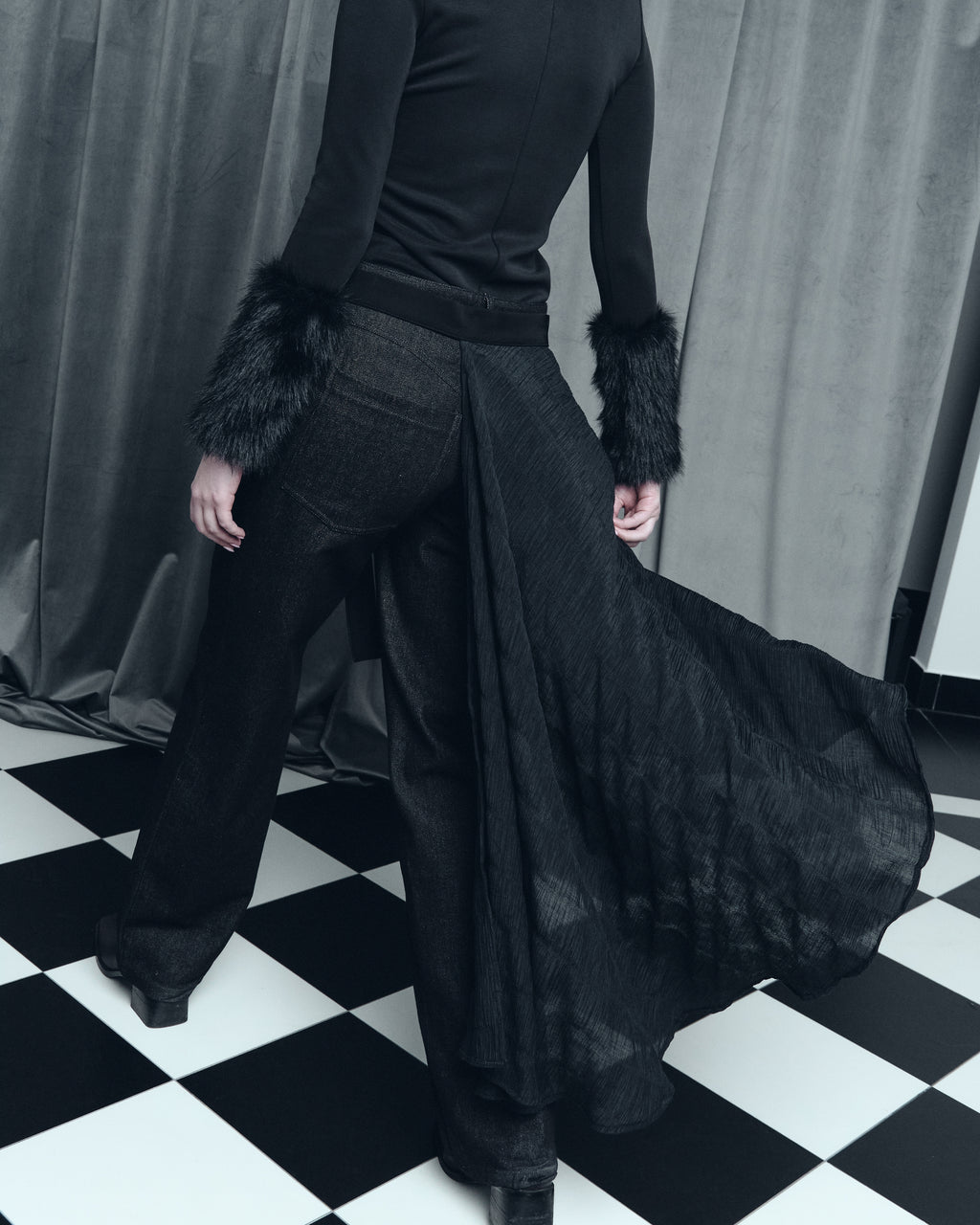 Nyx Waist Cape